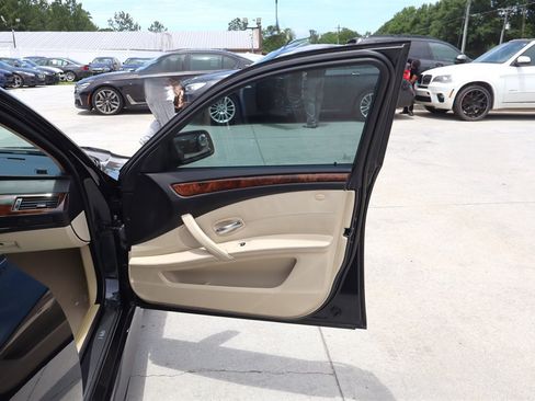 Used 2008 BMW 550i Sedan w/ Sport Pkg RWD image 31