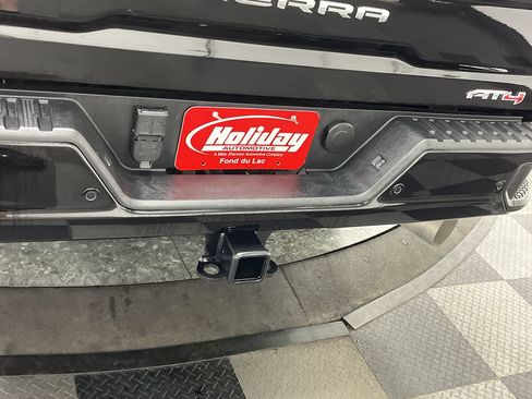 Used 2024 GMC Sierra 2500 AT4 w/ AT4 Premium Plus Package AWD/4WD image 39