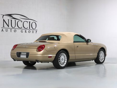 Used 2005 Ford Thunderbird image 31