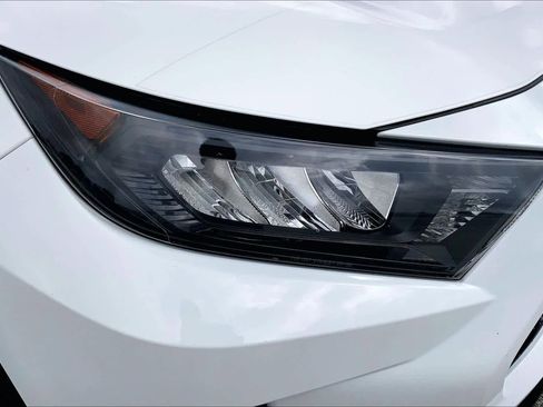 Used 2022 Toyota RAV4 LE image 27