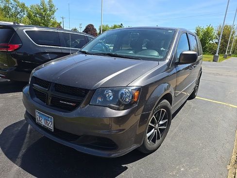 Used 2016 Dodge Grand Caravan SE FWD image 3