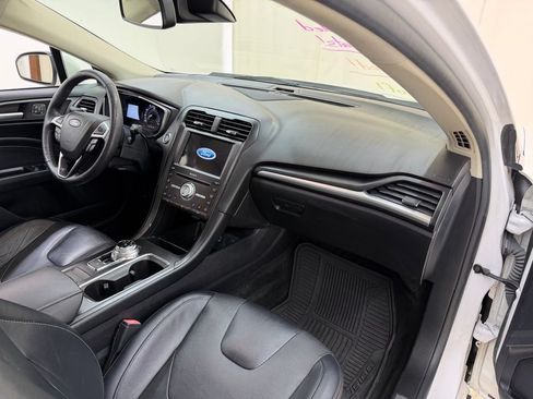 Used 2019 Ford Fusion Titanium FWD image 10