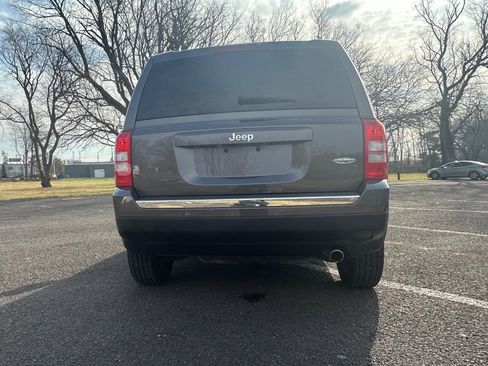 Used 2017 Jeep Patriot High Altitude image 3