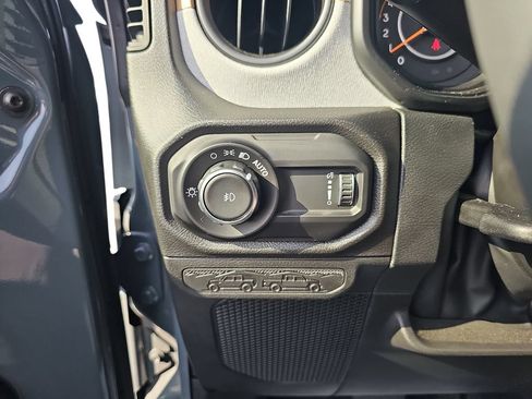 Used 2025 Jeep Wrangler Unlimited Sport AWD/4WD image 35