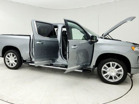 New 2026 Chevrolet Silverado 1500 High Country w/ High Country Premium Package AWD/4WD image 13