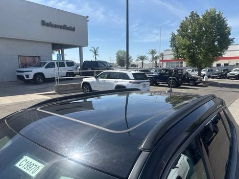 Certified 2022 Jeep Compass Trailhawk w/ Trailhawk Elite Group AWD/4WD image 38