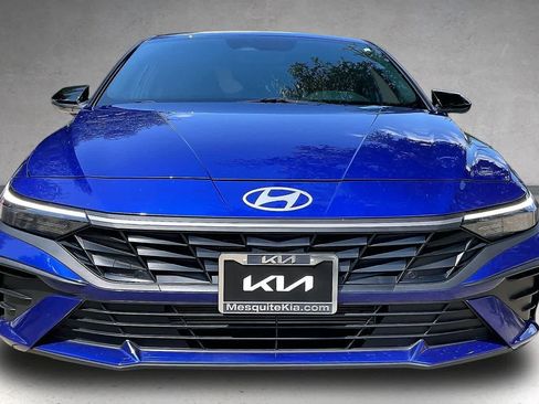 Used 2025 Hyundai Elantra Sport FWD image 6