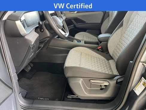 Used 2025 Volkswagen Tiguan S image 31