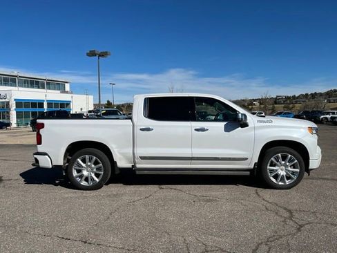 Used 2024 Chevrolet Silverado 1500 High Country w/ Technology Package AWD/4WD image 6