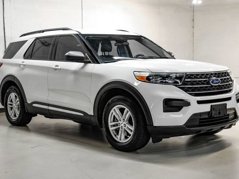 Used 2023 Ford Explorer XLT RWD image 6