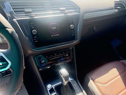 Used 2024 Volkswagen Tiguan SEL R-Line image 28