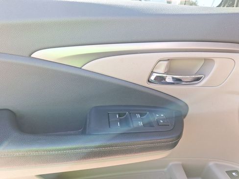 Used 2017 Honda Ridgeline RTL image 16