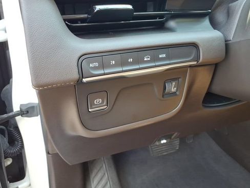 Used 2023 Cadillac Escalade Premium Luxury w/ LPO, Illumination Package AWD/4WD image 20