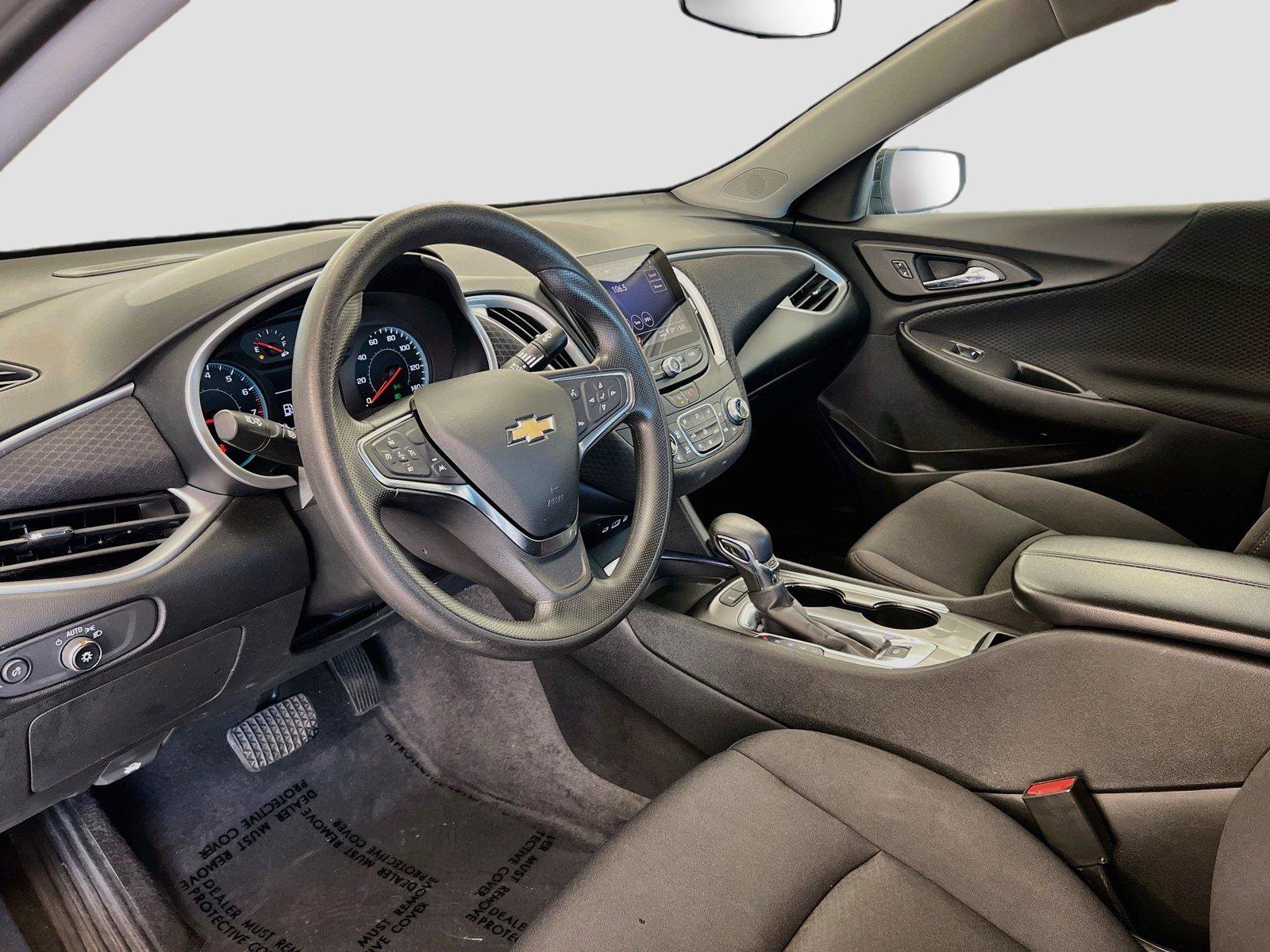 Used 2024 Chevrolet Malibu LT FWD image 11