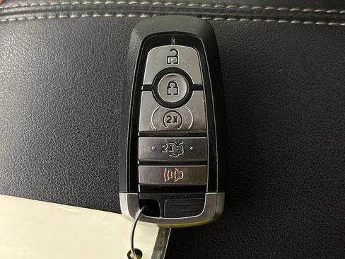 Certified 2019 Ford Edge Titanium w/ Equipment Group 301A FWD image 33