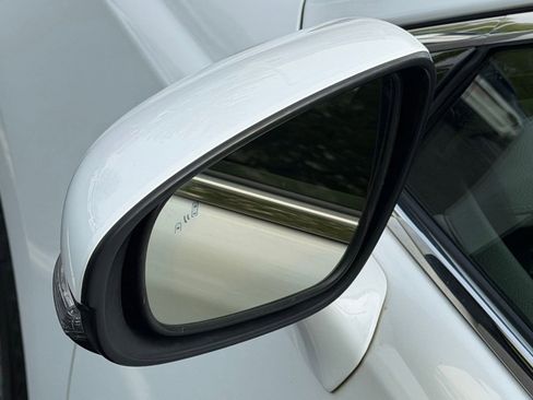 Used 2013 Lexus ES 300h w/ Luxury Pkg FWD image 12