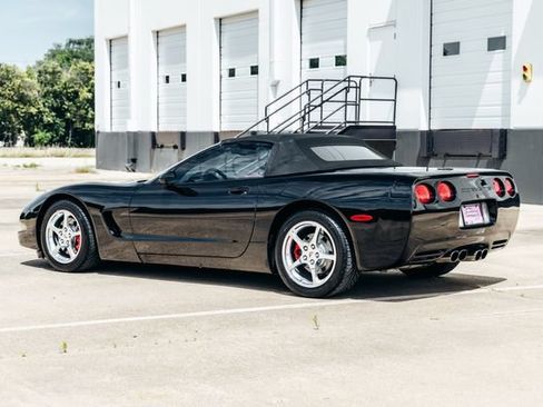 Used 2001 Chevrolet Corvette Convertible w/ Preferred Equipment Group2 RWD image 31
