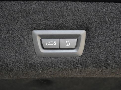 Used 2023 BMW 740i RWD image 38