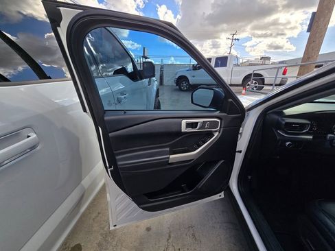 Used 2023 Ford Explorer XLT w/ Equipment Group 202A image 8