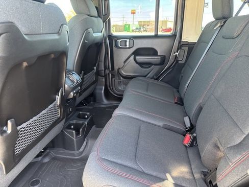 Used 2024 Jeep Wrangler Unlimited Rubicon image 20