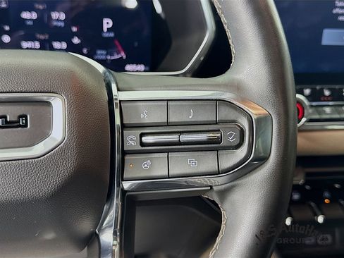 Used 2024 GMC Canyon Denali image 14