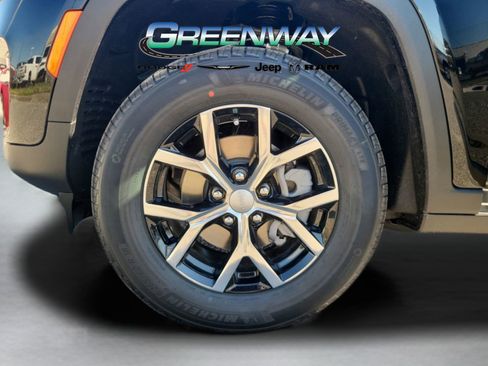 New 2025 Jeep Grand Cherokee Limited RWD image 34