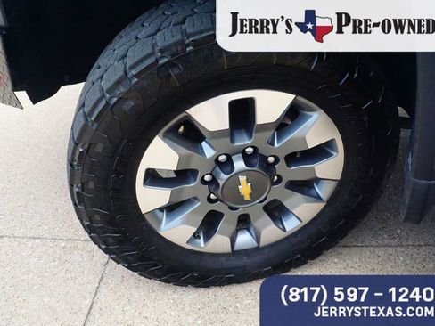 Used 2022 Chevrolet Silverado 2500 LT w/ Convenience Package AWD/4WD image 9