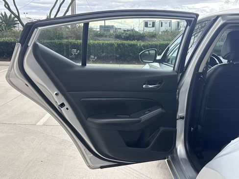 Used 2021 Nissan Altima 2.5 SR image 11