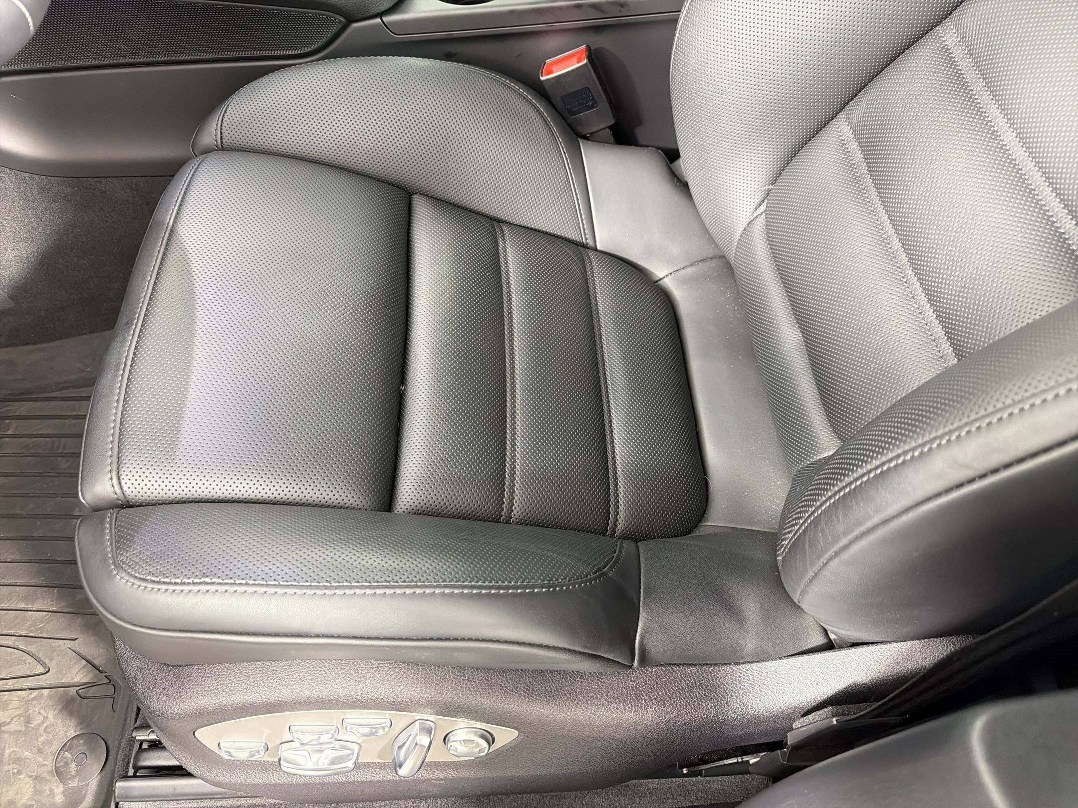 Certified 2026 Porsche Macan AWD/4WD image 14