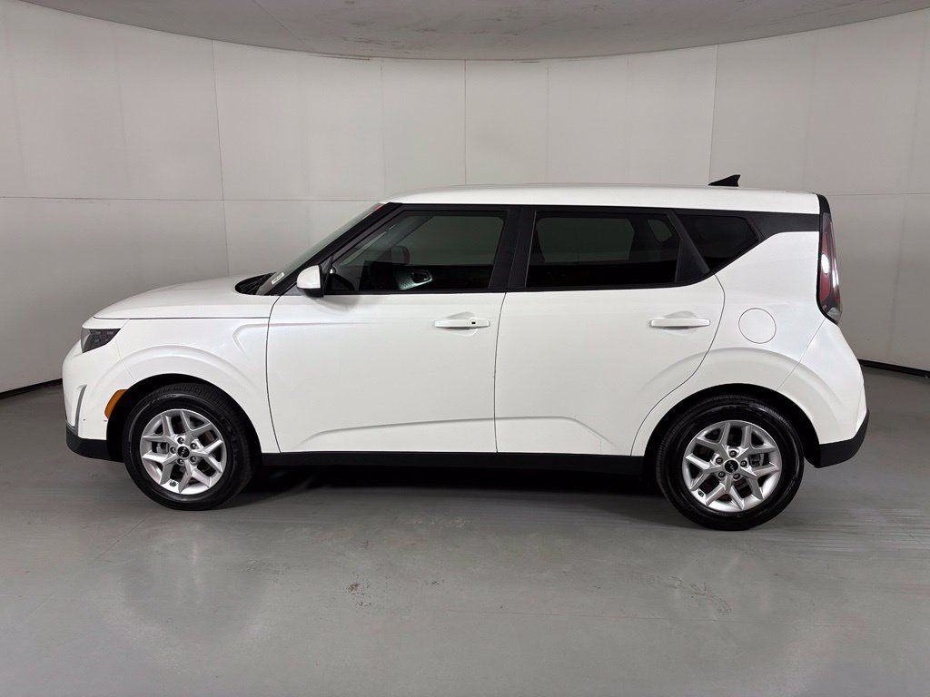 Used 2025 Kia Soul S FWD image 5