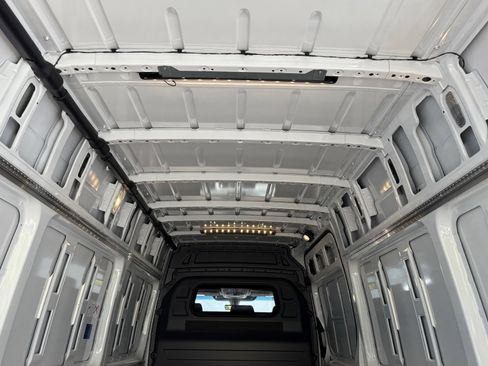 New 2025 Mercedes-Benz Sprinter 2500 image 21