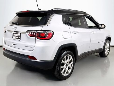 Used 2025 Jeep Compass Limited AWD/4WD image 4