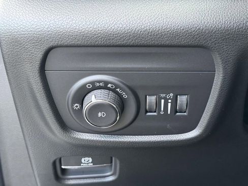 New 2025 Jeep Grand Cherokee Limited w/ Luxury Tech Group II AWD/4WD image 30