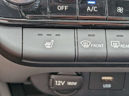 Used 2025 Hyundai Elantra SEL FWD image 19
