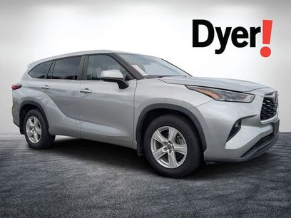 Used 2023 Toyota Highlander LE
