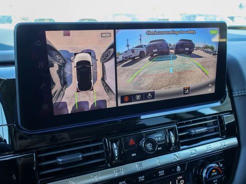 New 2026 Nissan Pathfinder Platinum image 4