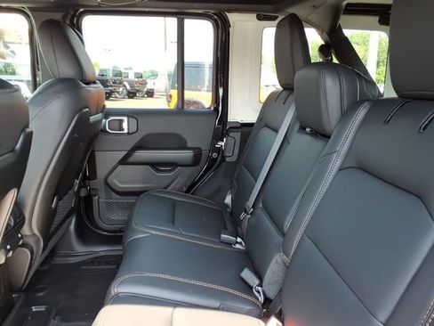 New 2026 Jeep Wrangler Unlimited Sahara AWD/4WD image 7