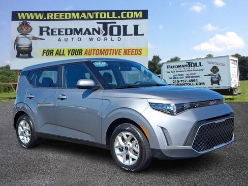 Used 2025 Kia Soul LX w/ LX Technology Package FWD image 1