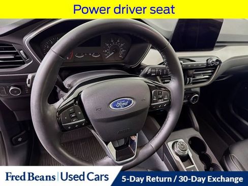 Used 2022 Ford Escape SEL image 12