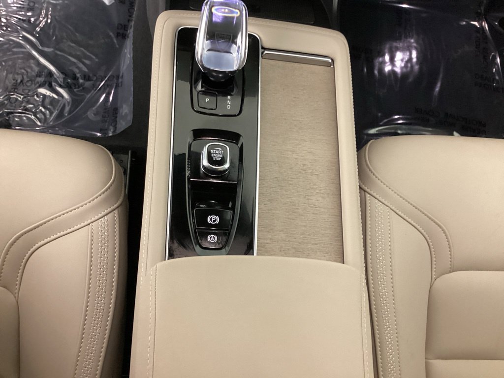 Used 2025 Volvo XC90 B5 Core w/ Protection Package Premier AWD/4WD image 20