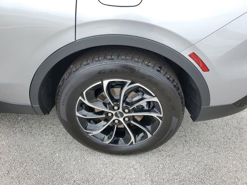 New 2026 Lincoln Nautilus Premier image 7