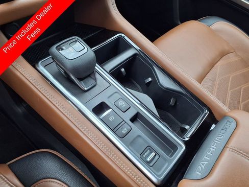 Used 2023 Nissan Pathfinder Platinum FWD image 26