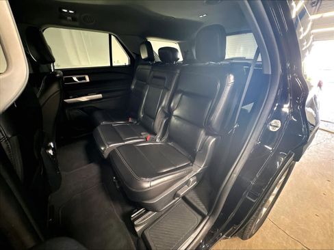 Used 2021 Ford Explorer XLT w/ Equipment Group 202A RWD image 27