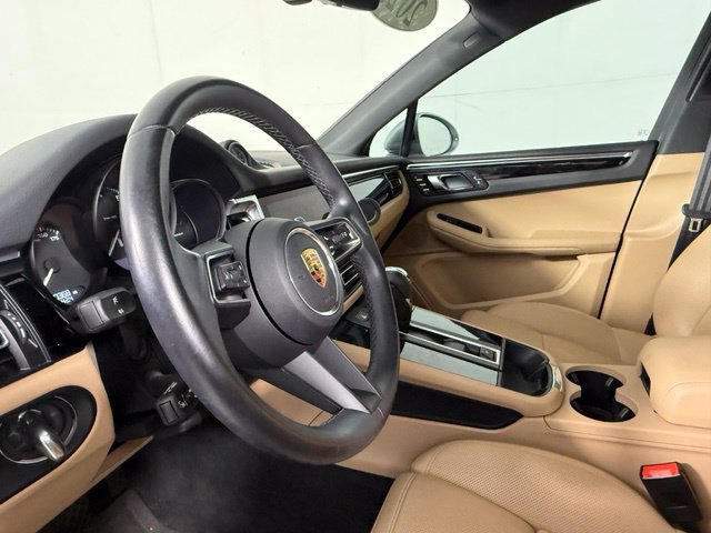 Used 2023 Porsche Macan AWD/4WD image 6