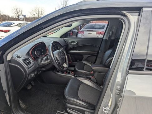 Used 2019 Jeep Compass Trailhawk w/ Cold Weather Group image 9