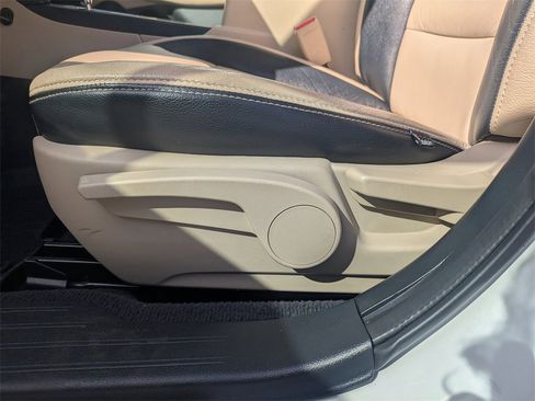 Used 2019 Subaru Outback 2.5i image 21