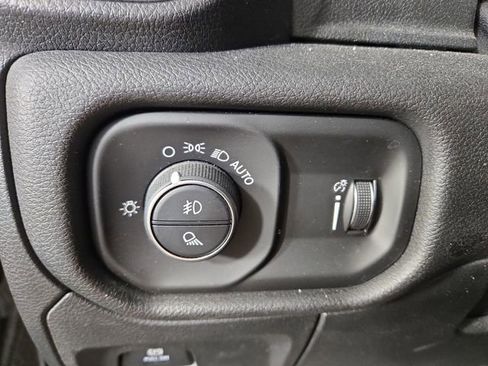 Used 2021 RAM 1500 Big Horn AWD/4WD image 26