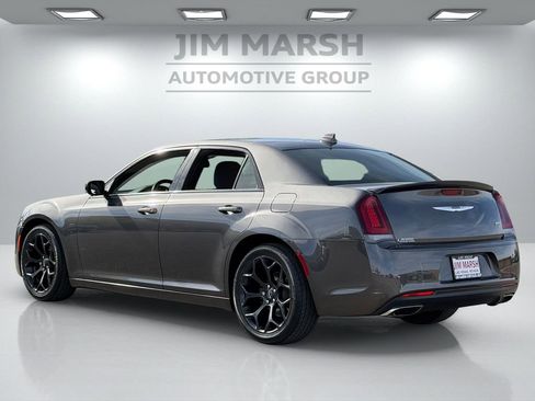 Used 2019 Chrysler 300 Touring w/ Sport Appearance Package image 4
