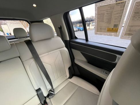 Used 2025 Hyundai Santa Fe SEL image 33