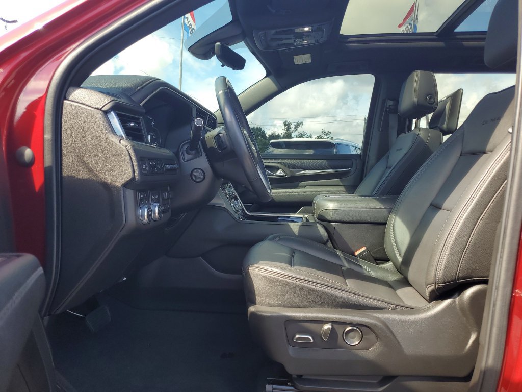 Used 2021 GMC Yukon XL Denali w/ Denali Ultimate Package AWD/4WD image 5